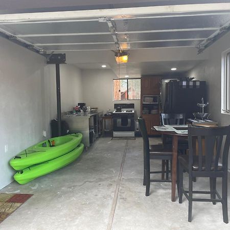סוזאנוויל Cheerful 2-Bedroom Cottage Near Eagle Lake מראה חיצוני תמונה