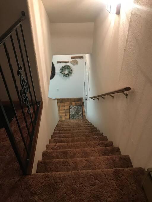סוזאנוויל Cheerful 2-Bedroom Cottage Near Eagle Lake מראה חיצוני תמונה